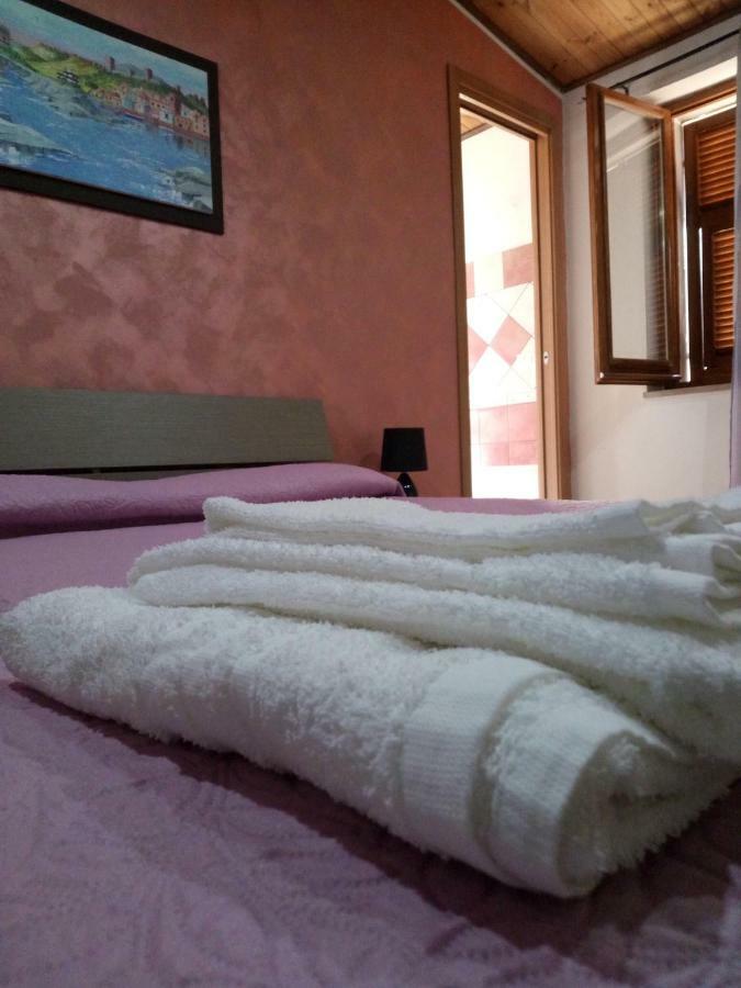 Su Casciu Bed and Breakfast Bosa Exteriör bild